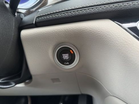 Certified 2023 Chrysler Pacifica Limited image 22