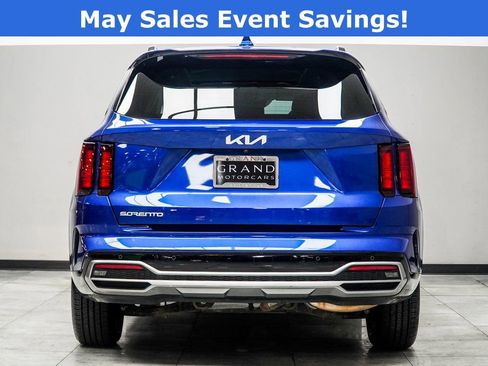 Used 2023 Kia Sorento S w/ Panoramic Sunroof Package FWD image 12