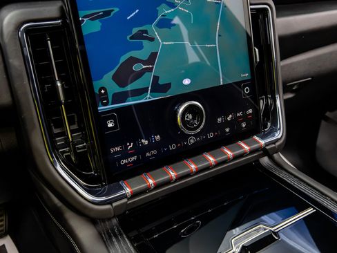 Used 2025 GMC Yukon AT4 Ultimate w/ LPO, Illumination Package AWD/4WD image 51