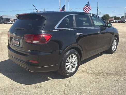 Used 2020 Kia Sorento FWD V6 image 5