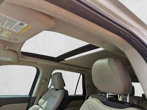 Used 2023 Lincoln Navigator 4WD image 14