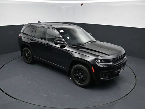 New 2026 Jeep Grand Cherokee Altitude AWD/4WD image 47