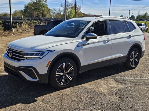 Used 2024 Volkswagen Tiguan Wolfsburg Edition image 6