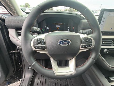 Used 2025 Ford Explorer Active w/ Active Comfort Package AWD/4WD image 14