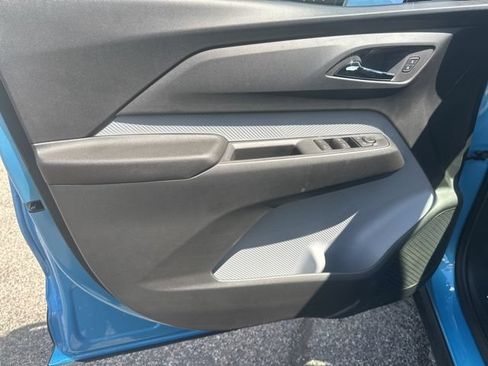 New 2027 Chevrolet Bolt LT w/ Comfort Package FWD image 11