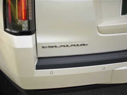 Used 2015 Cadillac Escalade Premium AWD/4WD image 45
