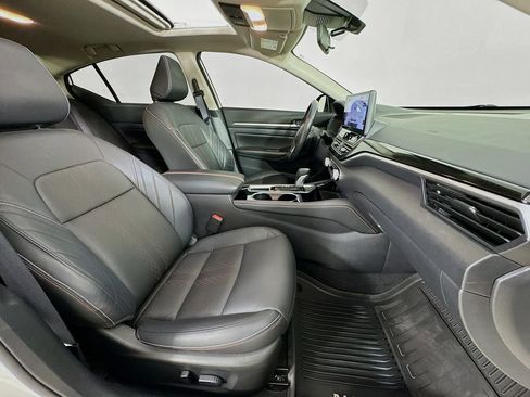 Used 2024 Nissan Altima 2.5 SR w/ SR Premium Package image 36