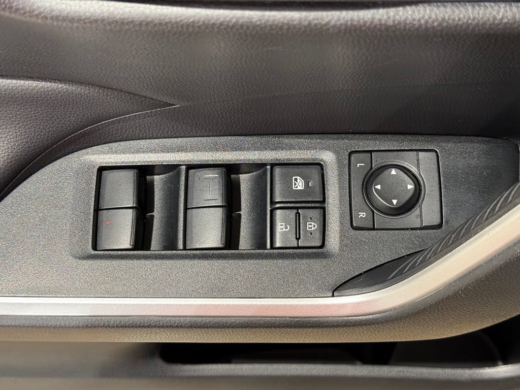 Certified 2025 Toyota RAV4 LE AWD/4WD image 16