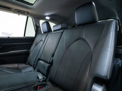 Certified 2025 Toyota Grand Highlander AWD image 38