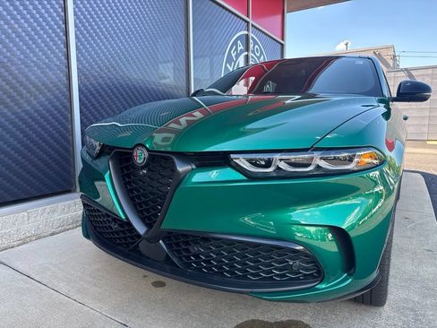 New 2025 Alfa Romeo Tonale AWD/4WD image 18