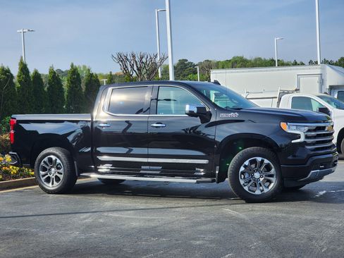 Used 2025 Chevrolet Silverado 1500 High Country w/ Technology Package image 3