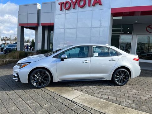 New 2026 Toyota Corolla SE image 2