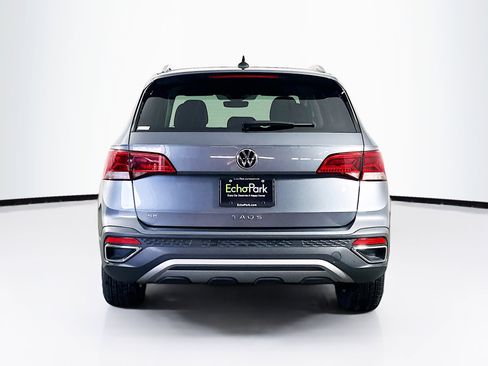 Used 2024 Volkswagen Taos SE image 7