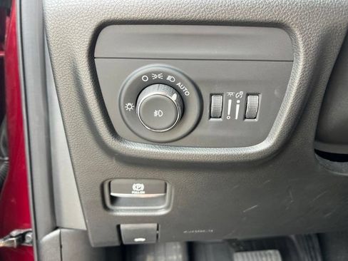 Used 2025 Jeep Grand Cherokee L Limited w/ Luxury Tech Group II AWD/4WD image 10