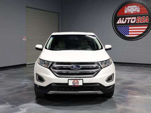 Used 2018 Ford Edge Titanium w/ Technology Package FWD image 2