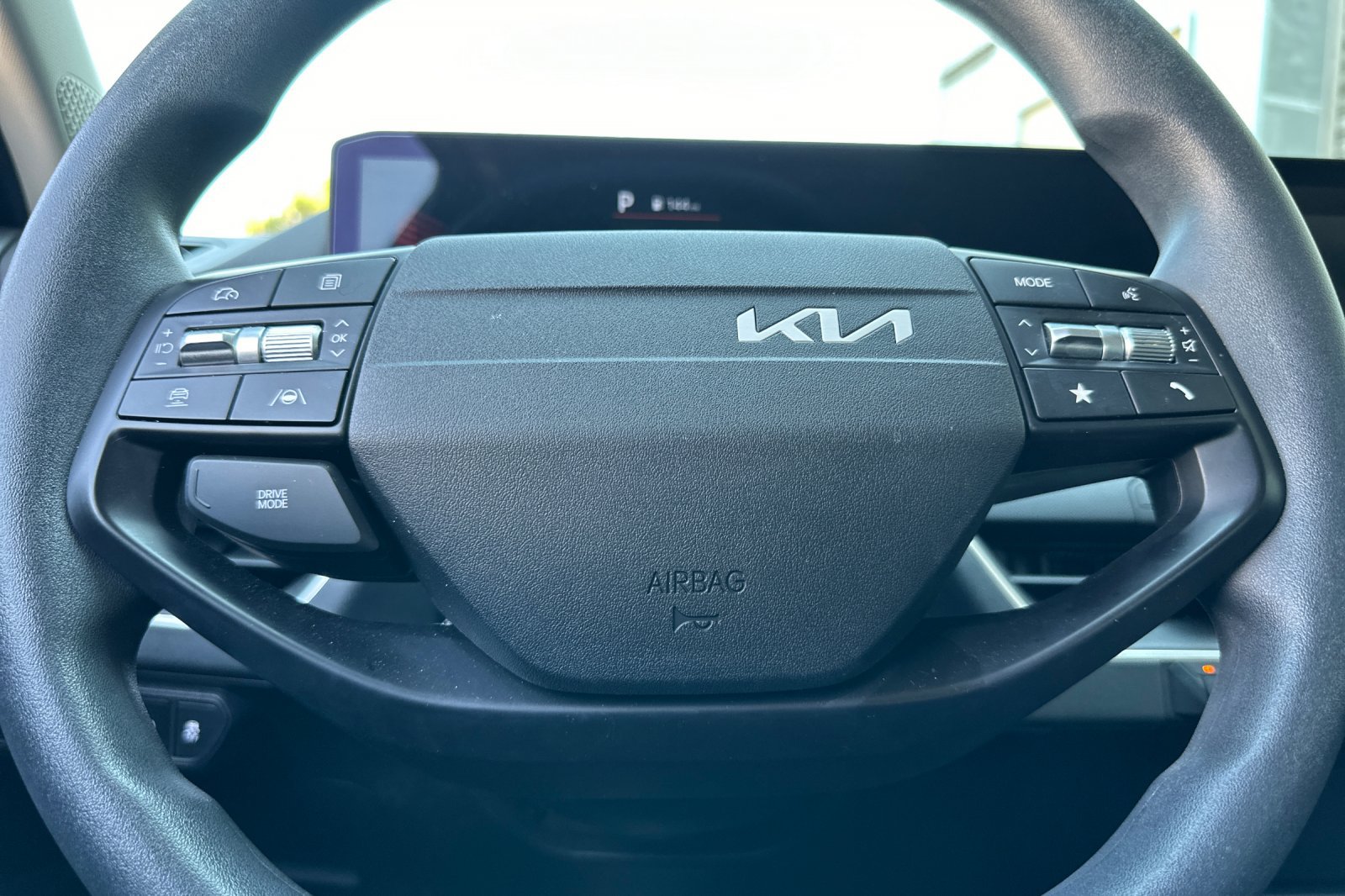 Used 2025 Kia K4 FWD image 23