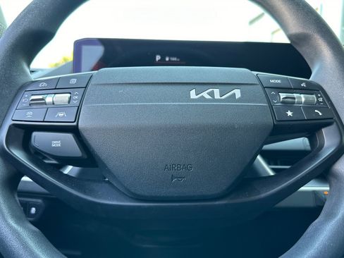 Used 2025 Kia K4 FWD image 23