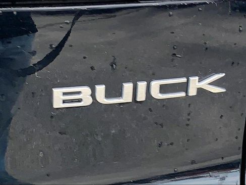 Used 2025 Buick Enclave Preferred AWD/4WD image 8