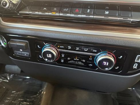 Used 2022 GMC Sierra 1500 SLT RWD image 5