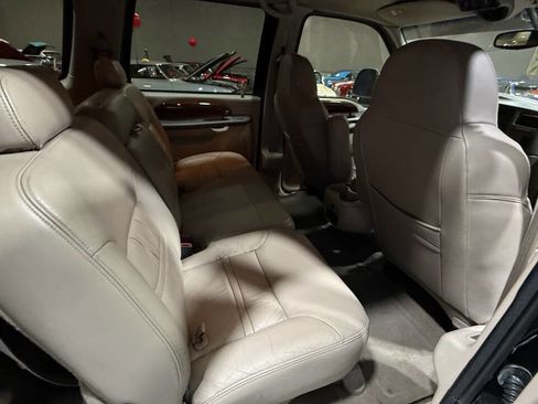 Used 2001 Ford Excursion Limited image 91