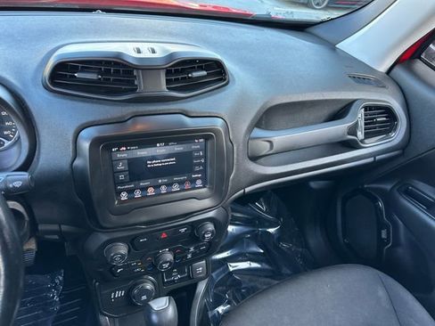 Used 2018 Jeep Renegade Altitude image 18