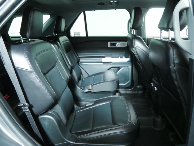 Used 2023 Ford Explorer Limited w/ Limited Technology Package AWD/4WD image 17