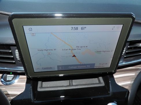 Used 2021 Ford Explorer Limited w/ Equipment Group 301A image 22