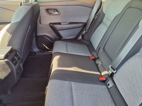 Used 2023 Nissan Rogue SV AWD/4WD image 12