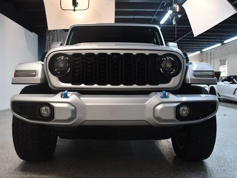 Used 2024 Jeep Wrangler High Altitude AWD/4WD image 12