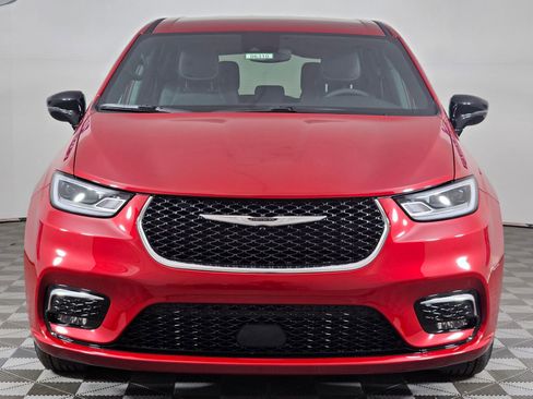 New 2026 Chrysler Pacifica Select image 9