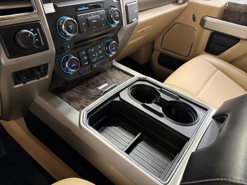 Used 2017 Ford F350 Lariat AWD/4WD image 57
