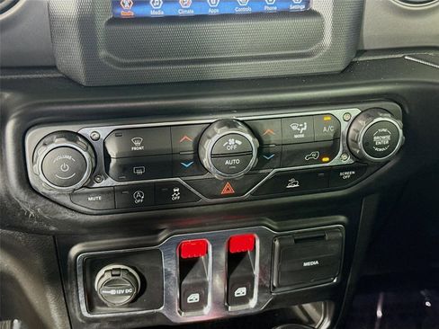 Used 2021 Jeep Wrangler Sport AWD/4WD image 16
