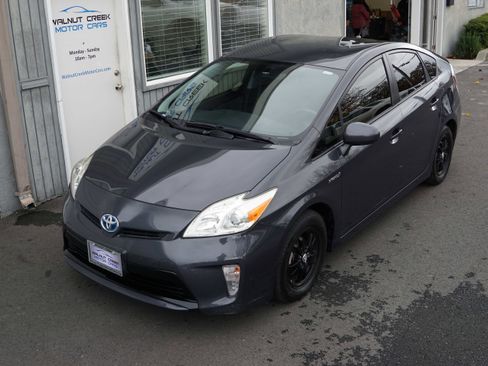 Used 2015 Toyota Prius Two image 4