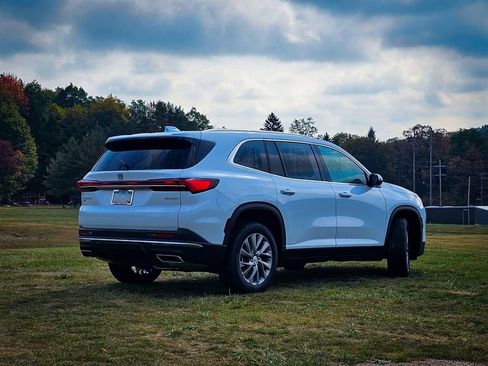 New 2026 Buick Enclave Preferred w/ Power Package image 4