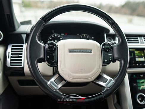 Used 2020 Land Rover Range Rover HSE image 23