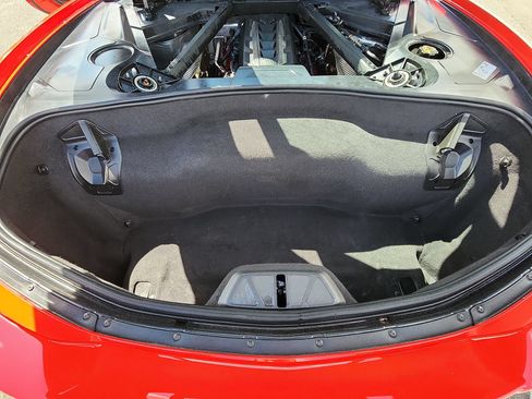 Used 2021 Chevrolet Corvette Stingray Coupe w/ Z51 Performance Package RWD image 18