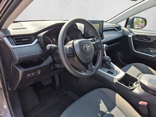 Used 2022 Toyota RAV4 LE AWD/4WD image 10