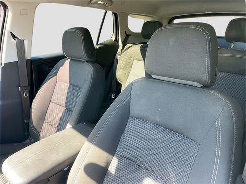 Certified 2024 GMC Terrain SLE w/ Driver Convenience Package image 9