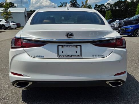 Used 2023 Lexus ES 350 w/ Premium Package FWD image 4