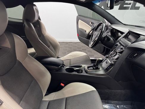 Used 2016 Hyundai Genesis 3.8 image 42