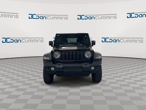 Used 2025 Jeep Wrangler Unlimited Sport AWD/4WD image 3