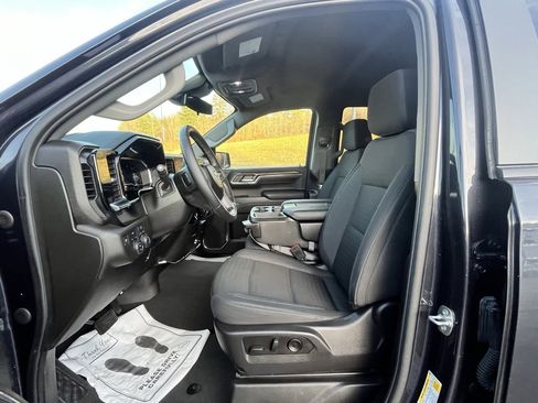 Used 2024 Chevrolet Silverado 1500 LT image 11