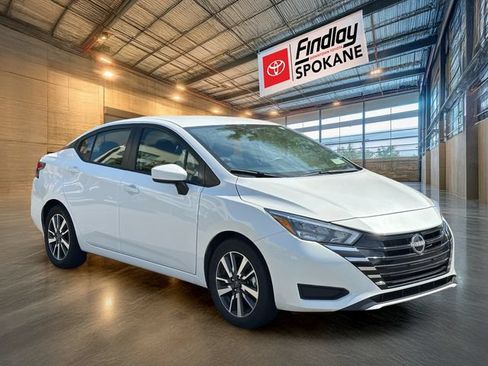 Used 2025 Nissan Versa SV FWD image 3
