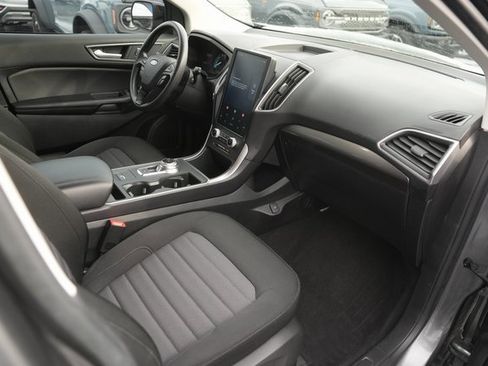 Used 2023 Ford Edge SE w/ Black Appearance Package image 17