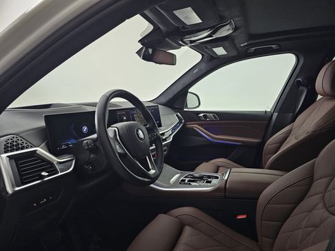 Used 2024 BMW X5 xDrive40i w/ Premium Package image 8