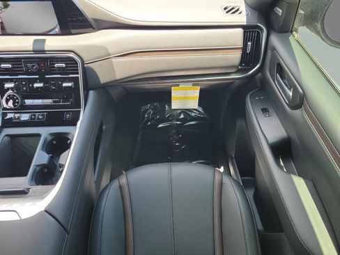 New 2025 Nissan Armada SL image 20