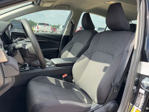 Used 2025 Toyota Camry LE FWD image 11