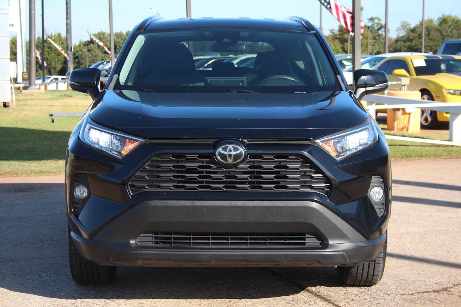 Used 2020 Toyota RAV4 XLE FWD image 3