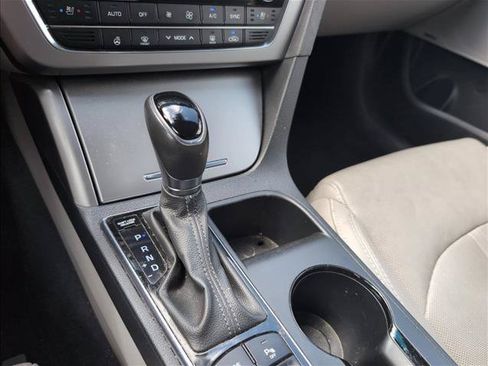 Used 2016 Hyundai Sonata Limited w/ Option Group 05 FWD image 15