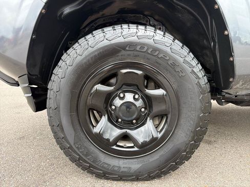 Used 2021 Toyota Tacoma SR AWD/4WD image 23